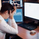 10 Perbedaan Krusial Emosi vs. Logika dalam Trading yang Wajib Dipahami Pemula